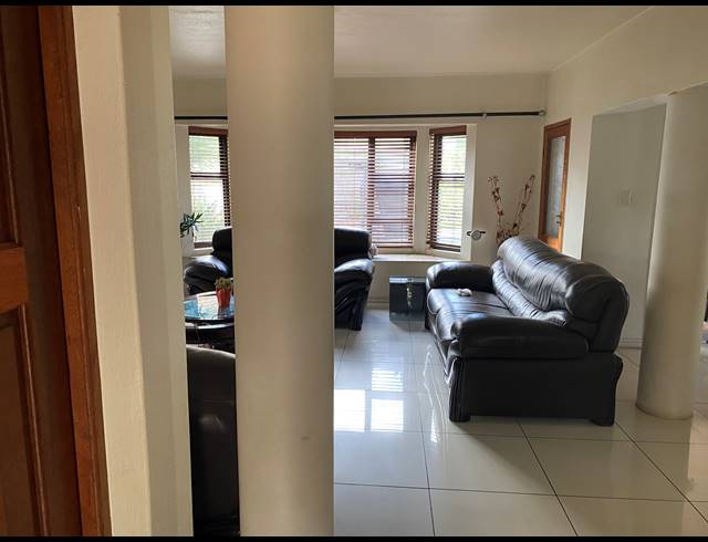 4 BEDROOM FREEHOLD FOR SALE IN GLEN ERASMIA